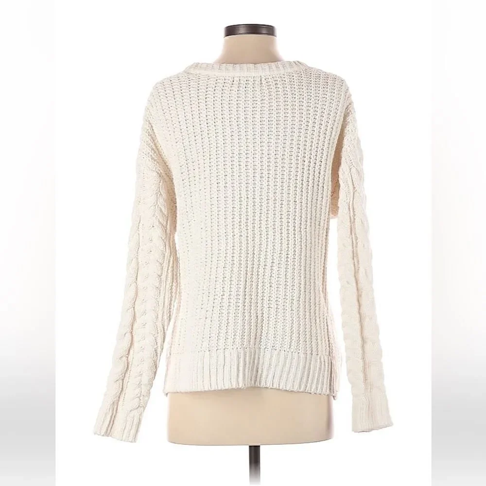 Universal Thread Cream Cable Knit Sweater XS
